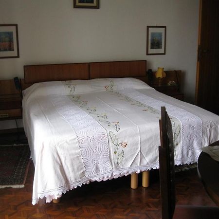 Bed and Breakfast La Casa Dei Pini à Malnate Extérieur photo