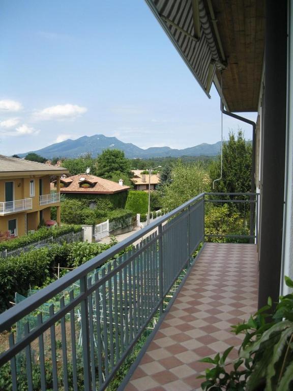 Bed and Breakfast La Casa Dei Pini à Malnate Extérieur photo